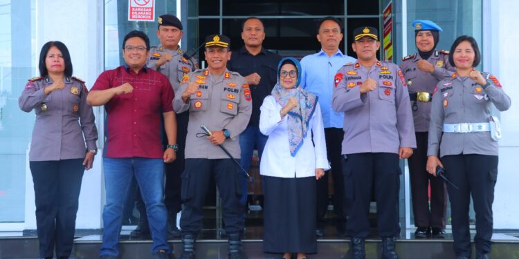 Kapolres Pematang Siantar AKBP Yogen Heroes Baruno Silaturahmi ke Kantor Wali Kota Pematang Siantar Kapolres Pematang Siantar AKBP Yogen Heroes Baruno Silaturahmi ke Kantor Wali Kota Pematang Siantar