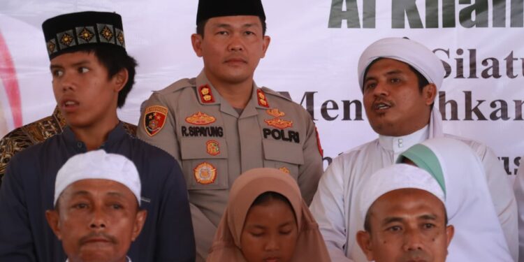 Haul Tuan Guru Batak Polres Simalungun Serahkan Bantuan