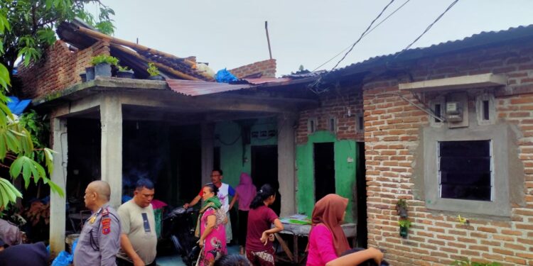 Angin Puting Beliung Terjang Perumahan, 10 Rumah Alami Kerusakan Parah