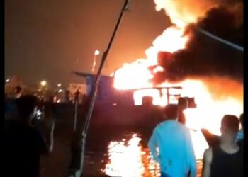 Satu Unit Kapal di Belawan Terbakar