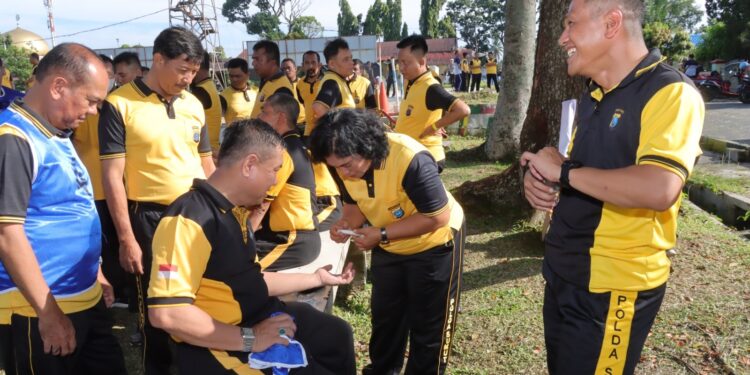 Kapolres Pematangsiantar AKBP Yogen Pimpin Pelaksanaan kegiatan Tes Keasamaptaan Jasmani Dan Beladiri Berkala Polri Semester II TA.2023