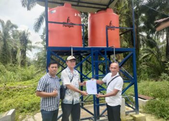 Toba Pulp Lestari Berikan Bantuan Fasilitas Air Bersih untuk Warga