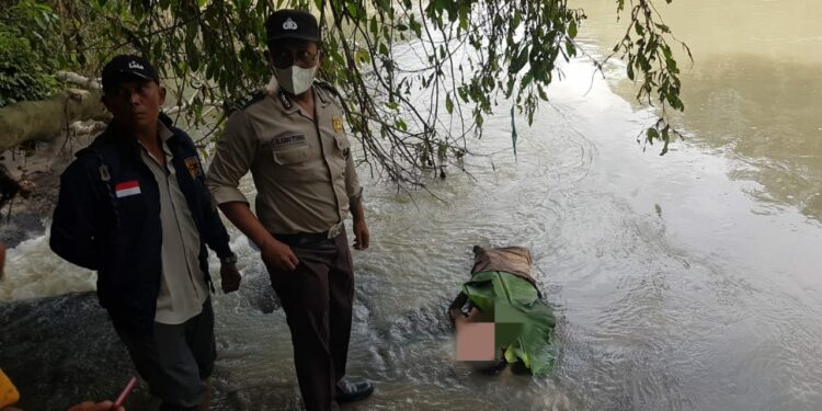 Pensiunan BUMN Ditemukan Tewas Mengapung di Sungai Bah Bolon