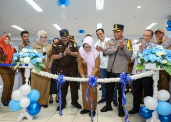 Wali Kota meresmikan Mal Pelayanan Publik Kota Pematang Siantar, di Lantai 3 Ramayana, Jalan Sutomo, Pematang Siantar, Senin (11/09/2023).