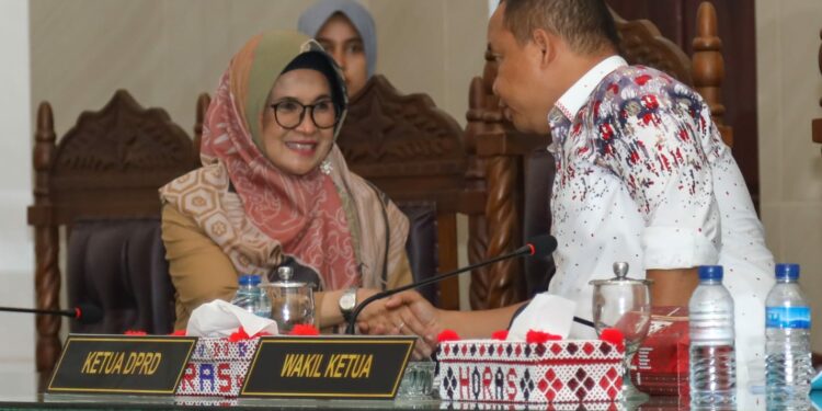 Wali Kota  Pematang Siantar  Sampaikan Nota Jawaban ke DPRD