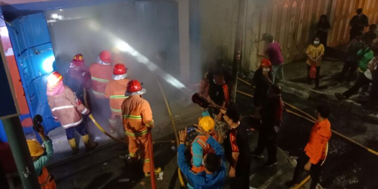 Apotik Kimia Farma Siantar Terbakar