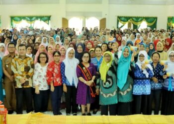 Bunda PAUD Simalungun serahkan Insentif Kepada 1.256 Guru PAUD