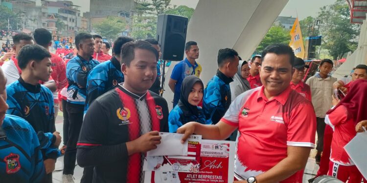 Polres Tanjung Balai Ikuti Gerak Jalan Santai dan Senam Massal Meriahkan HAORNAS Ke-40 Haornas ke-40 Tanjung Balai