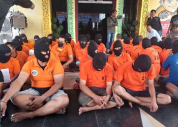 Polres Pelabuhan Belawan Amankan 17 Tersangka Penyalahgunaan Narkoba, menyita barang bukti sabu 18,81 gram, dan uang Rp.7,4 juta