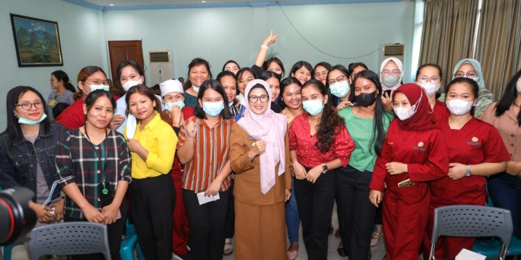 Penyuluhan tentang Hubungan Industrial dan Undang-Undang Ketenagakerjaan kepada Pengusaha dan Pekerja/Buruh, Pematang Siantar, Senin (18/09).