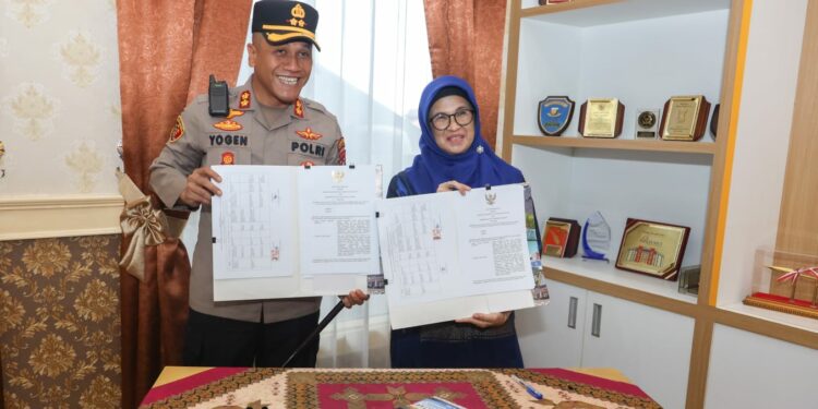 Kapolres Pematang Siantar dan Wali Kota Tandatangani MoU Penggunaan CCTV Pemantau Lalu Lintas