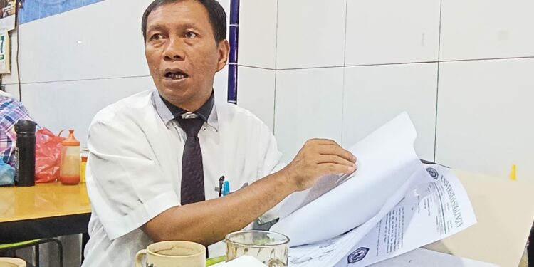 Dr Sarintan B Damanik, Rektor Universitas Simalungun, meminta semua pihak yang masih mempersoalkan karya ilmiahnya berjudul 'Hubungan Rentang Diameter dengan Angka Bentuk Kayu Jenis Kapur (Dryobalanops Aromatica) pada Hutan Produksi Terbatas," tidak sembarangan menuduh.