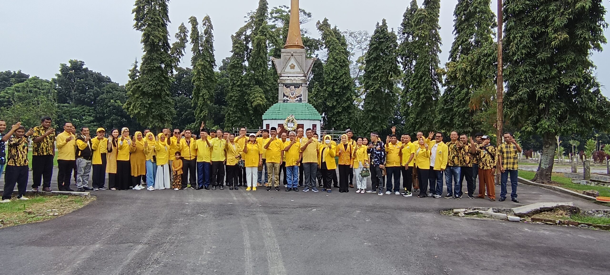 HUT ke-59, Golkar Simalungun Jiarahi Makam Pahlawan