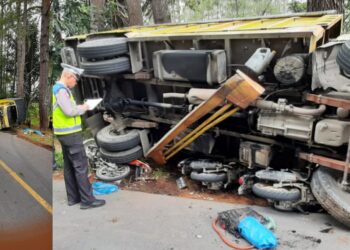 Truk Terbalik Senggol Scoopy dan Timpa 3 Motor. Dua Orang Tewas