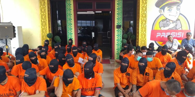 Polres Pelabuhan Belawan Ungkap berbagai kasus di Wilayah Pelabuhan Belawan Polres Pelabuhan melaksanakan kegiatan Press Release tindak Pidana Umum (Pidum), kasus Narkoba serta kasus Viral, Selasa (10/10/2023).