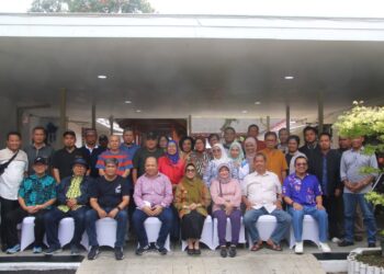 Keluarga besar Fakultas Ilmu Sosial dan Ilmu Politik Universitas Sumatera Utara (FISIP USU) merapat ke rumah dinas wali kota Pematang Siantar