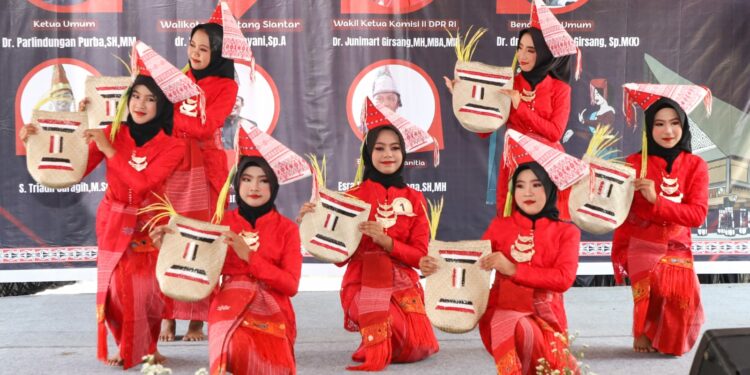 Wali Kota Pematang Siantar Buka  Simalungun Art Festival dan Pagelaran Seni Korps Senior Himapsi