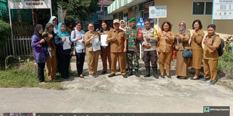 Bhabinkamtibmas Martoba Monitoring Pembagian BPNT