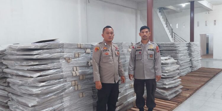 Polres Pematang Siantar Amankan Kantor KPU dan Gudang Logistik Polres Pematang Siantar Amankan Kantor KPU dan Gudang Logistik