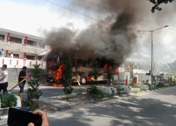 Bus Nice Trans Terbakar di Jalan Sisingamangaraja