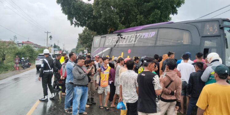 Bus Eldivo Tabrak Honda Beat di Tapian Dolok Simalungun, Anggota TNI AD Tewas