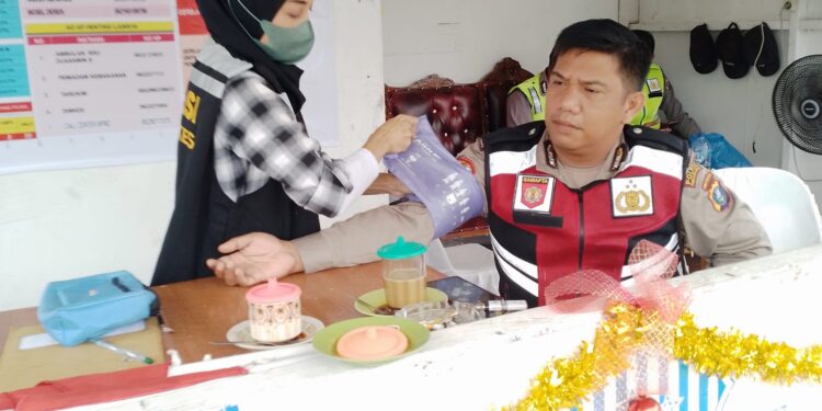 Dokes Polres Pematang Siantar Pastikan Kesehatan Petugas  di Pos Pam Tetap Prima