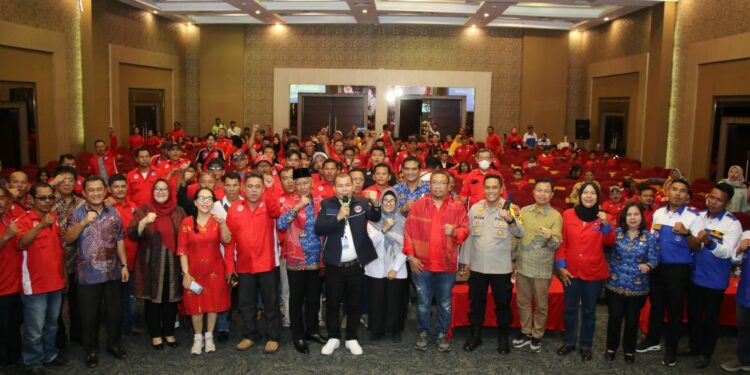 Kongres ke-2 FTA SBSI di Pematang Siantar Dihadiri dr Susanti Dewayani SpA Kongres ke-2 FTA SBSI di Pematang Siantar Dihadiri dr Susanti Dewayani SpA