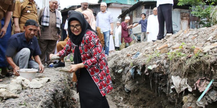 Wali Kota Pematang Siantar Letakkan Batu Pertama Renovasi Masjid Nurul Hikmah di Jalan Cipto Wali Kota Pematang Siantar Letakkan Batu Pertama Renovasi Masjid Nurul Hikmah di Jalan Cipto
