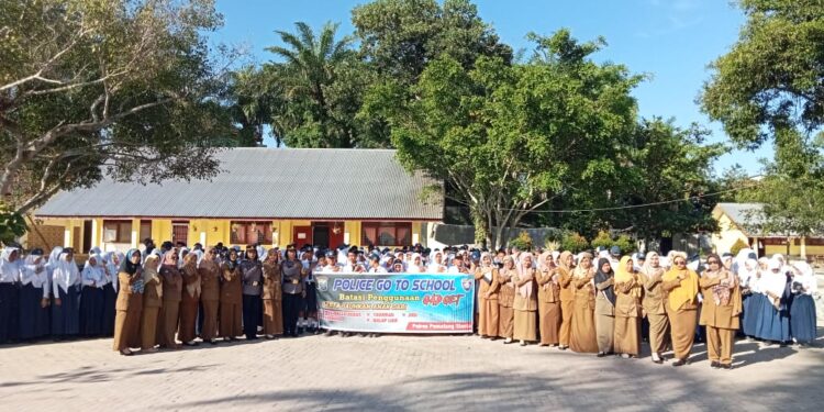 Sat Binmas Polres Pematang Siantar Himbau Pelajar SMPN 2 Jauhi Narkoba dan Kenakalan Remaja