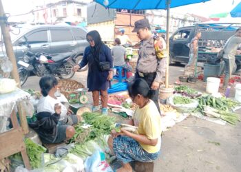 Bahabinkamtibmas Polsek Siantar Utara Gencar Pantau Kebutuhan Pokok di Pasar