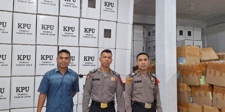 Polres Pematang Siantar Kawal Kedatangan Logistik Pemilu 2024