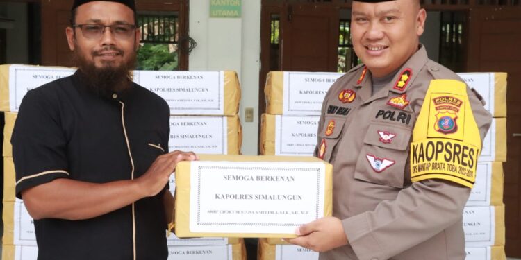 Polres Simalungun Gelar Silaturahmi dan Salurkan Paket Sembako ke Pesantren Al Baroqah