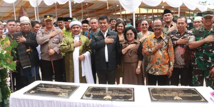 Kapolres Simalungun Hadiri Marharoan Bolon dan Peresmian Kantor Camat Bandar