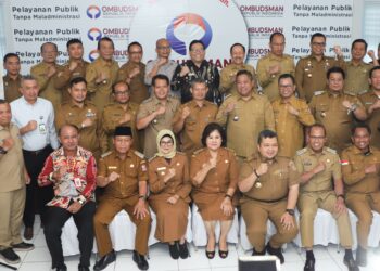 Wali Kota Pematangsiantar Terima  Piagam Penyelenggaraan Pelayanan Publik Tahun 2023 Ombudsman RI