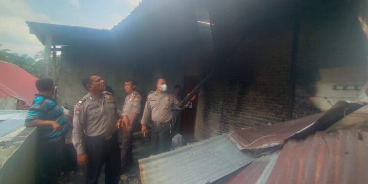 Rumah Wilson Simanjuntak Terbakar