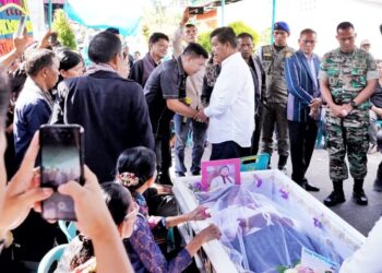 Bupati Simalungun Melayat Ke Rumah Duka Korban Kecelakaan Beruntun