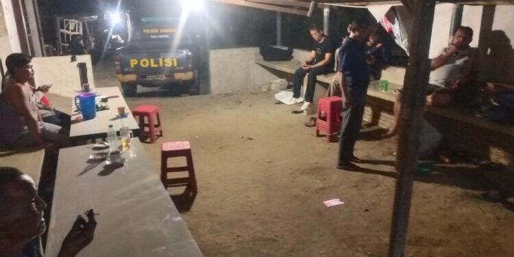 Polsek Bangun Resor Simalungun Lakukan Patroli Malam, Antisipasi Praktik Perjudian dan Jaga Kamtibmas