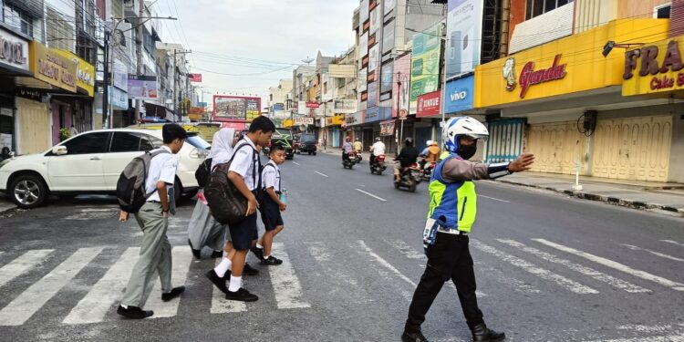 Ciptakan Wilayah Menjadi Aman dan Lancar, Personel Polres Pematangsiantar Laksanakan Gatur Pagi