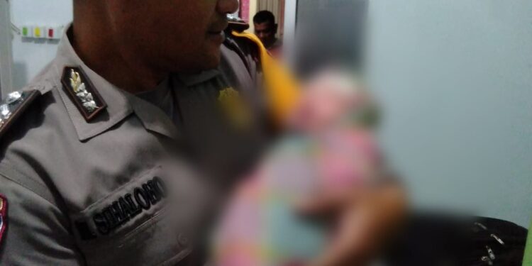 Bayi Laki-laki Ditemukan di Teras Mushola di Sidamanik
