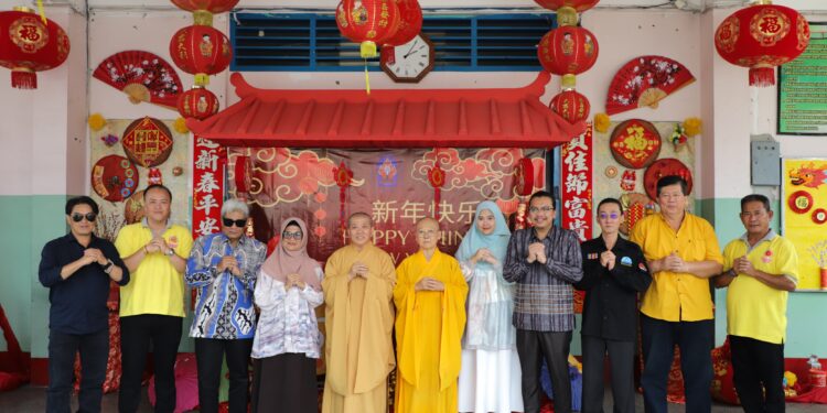 Wali Kota Pematangsiantar Baksos Jelang Perayaan Imlek 2575 Kongzili/2024