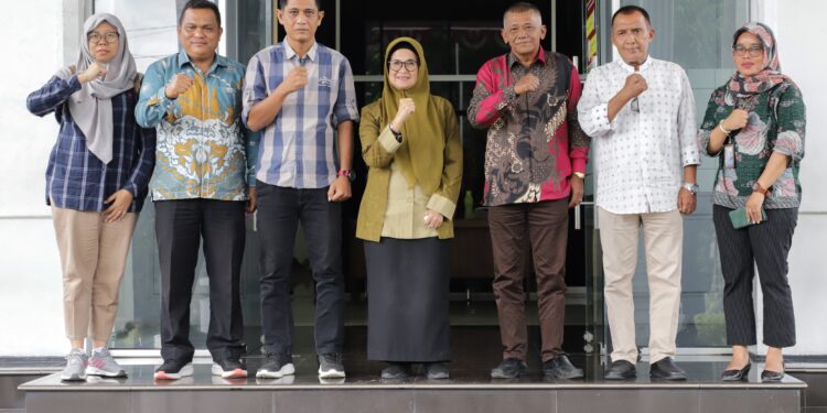 Panitia Isra Mikraj dan Penyambutan Bulan Suci Ramadhan Ukhuwah Jurnalis Siantar-Simalungun Menghadap dr Susanti Dewayani SpA