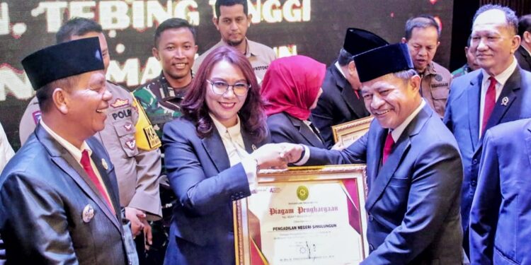 Bupati Simalungun Bersama Forkopimda Hadiri Sidang Istimewa Pengadilan Negeri Medan