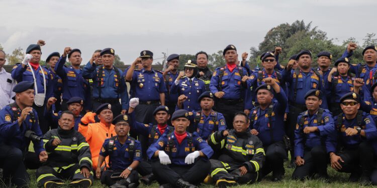 114 Relawan Pemadam Kebakaran  Terima SK dari Wali Kota Pematangsiantar