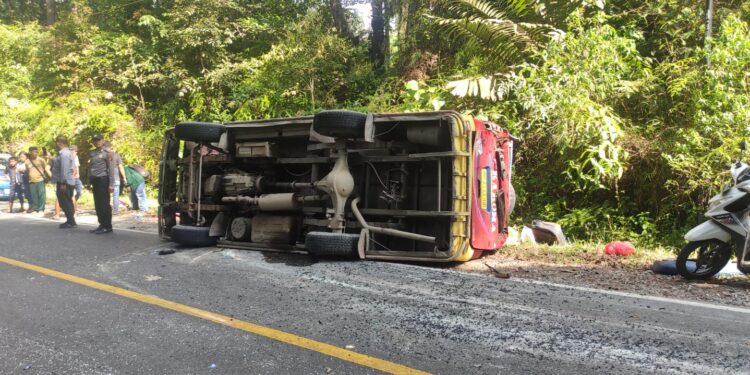 Bus PT. Lalupa Karona  Kecelakaan di Jalur Lintas Parapat