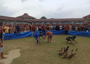 Ngabuburit, WBP Lapas Siantar Lomba Tangkap Bebek