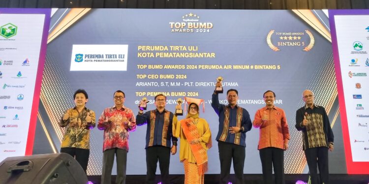 Wali Kota Pematangsiantar Terima Top BUMD Awards 2024, Berhasil Membina Perumda Tirta Uli