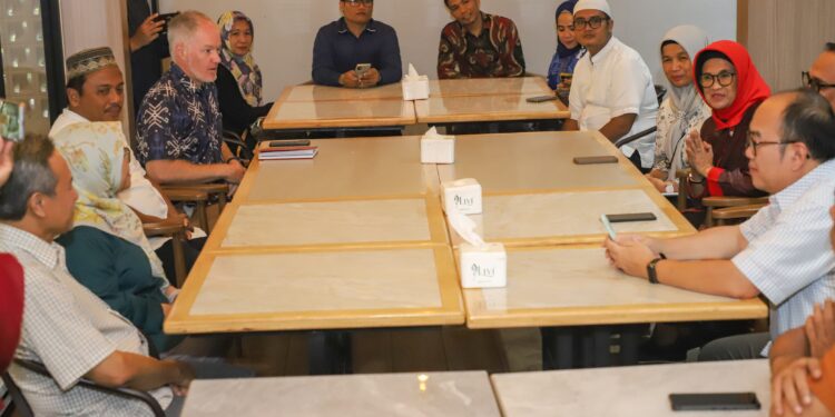 Wali Kota Pematangsiantar dan USAID IUWASH Diskusi  Peningkatan Akses  Air Minum Aman dan Sanitasi Aman