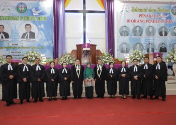 Wali Kota Pematangsiantar Hadiri Penahbisan 10 Pendeta GKPS