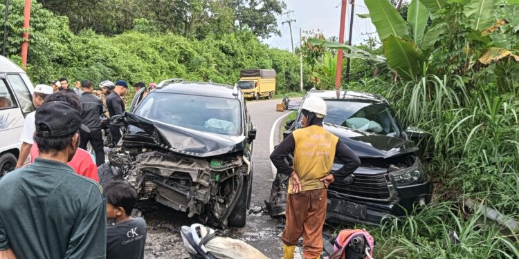 Tabrakan di Desa Huta Holbung, Tiga Orang Terluka Tabrakan di Desa Huta Holbung, Tiga Orang Terluka
