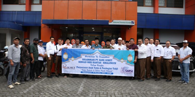 Bank Sumut dan SMSI Berbagi Takjil Gratis di Jalan Merdeka Sianțar